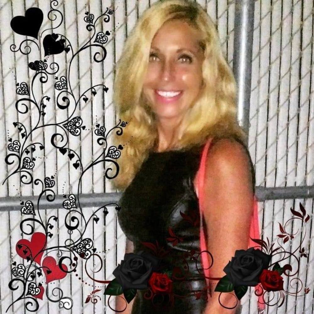 Meet your Posher, Carrie